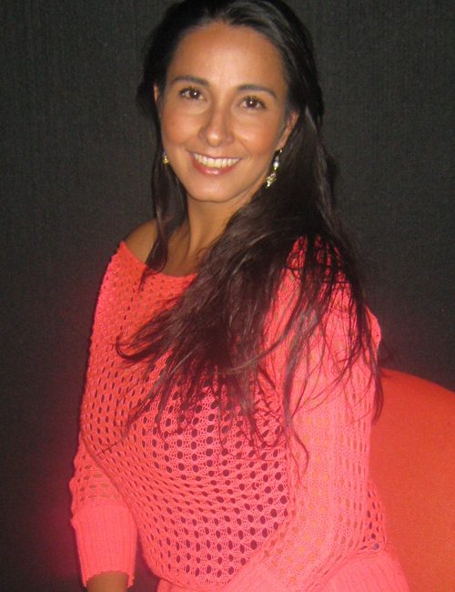 1084-500x650